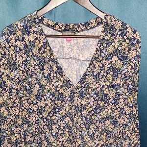 Vince Camuto Navy Floral V-Neck Blouse